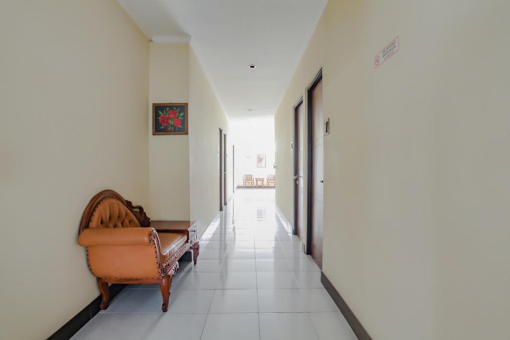 Oyo Life 90091 Wisma Pakuan Syariah Bogor Zewnętrze zdjęcie
