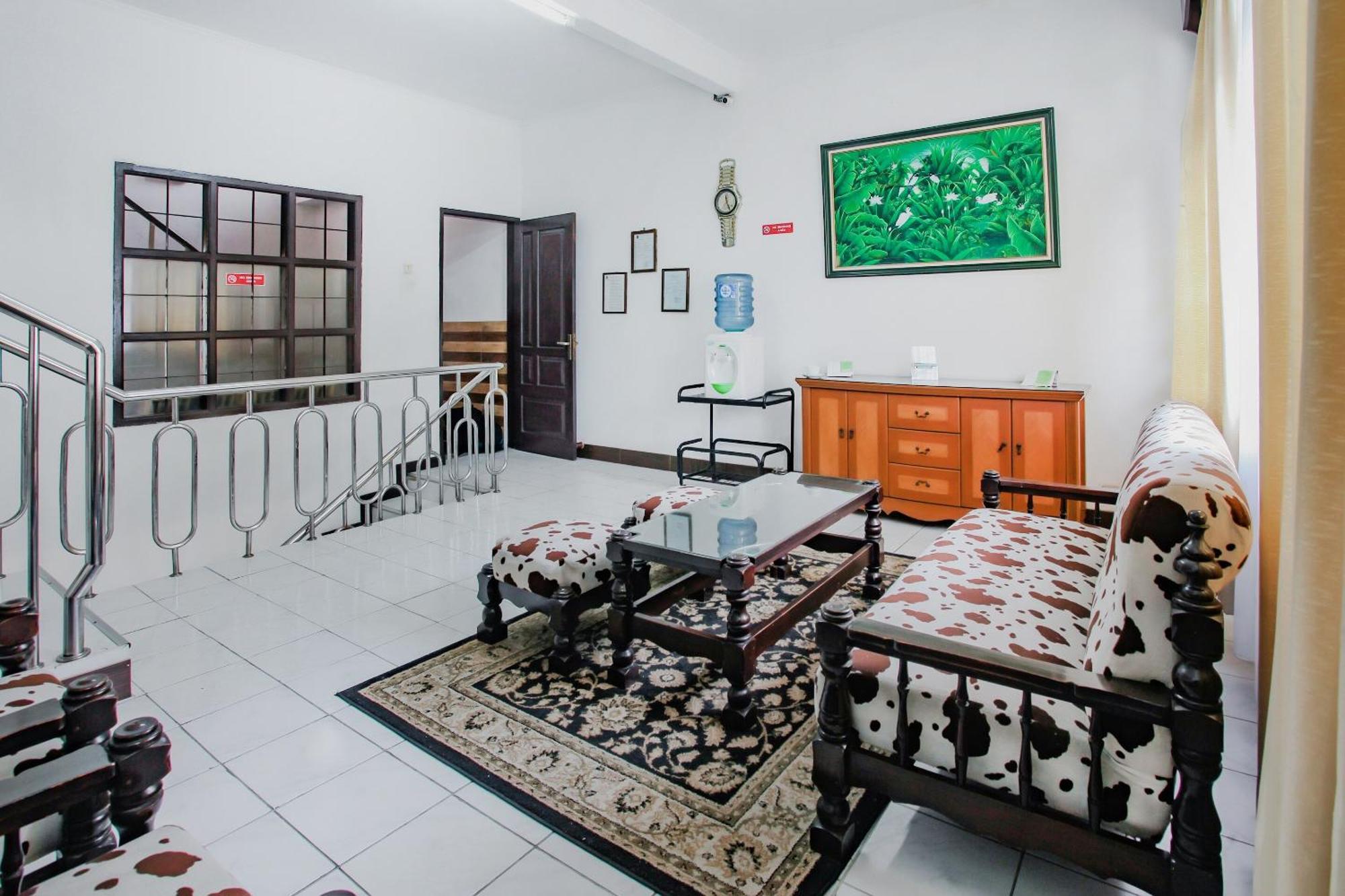 Oyo Life 90091 Wisma Pakuan Syariah Bogor Zewnętrze zdjęcie
