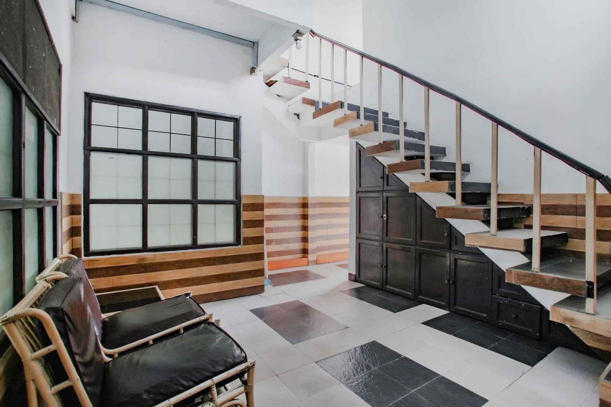 Oyo Life 90091 Wisma Pakuan Syariah Bogor Zewnętrze zdjęcie