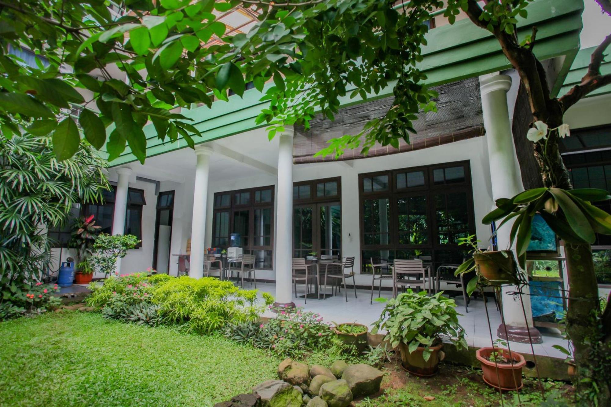 Oyo Life 90091 Wisma Pakuan Syariah Bogor Zewnętrze zdjęcie